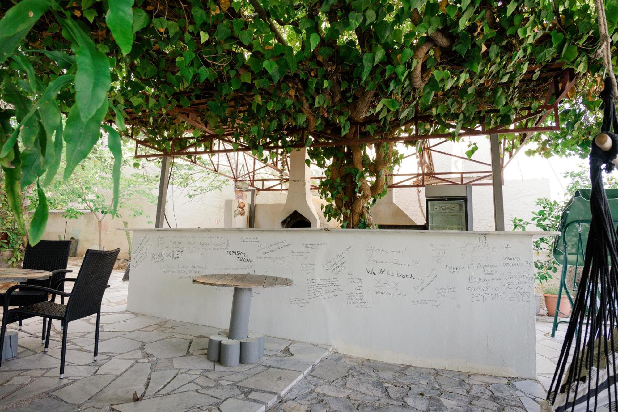 Hotel Korfos - Ξενοδοχείο Κόρφος Renovated מראה חיצוני תמונה